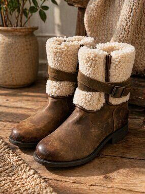 UGG Shearling-Lined Leather Boots – Women’s 9 (EU 40) | Cozy Buckle Ankle
